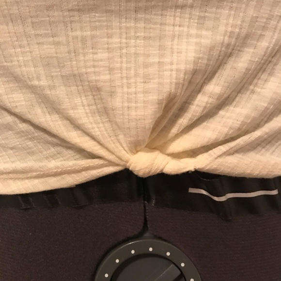 Light Butter Yellow Long Sleeve Crop Top - Picture 2 of 3